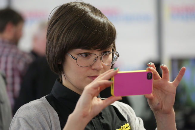 Girl-with-iPhone